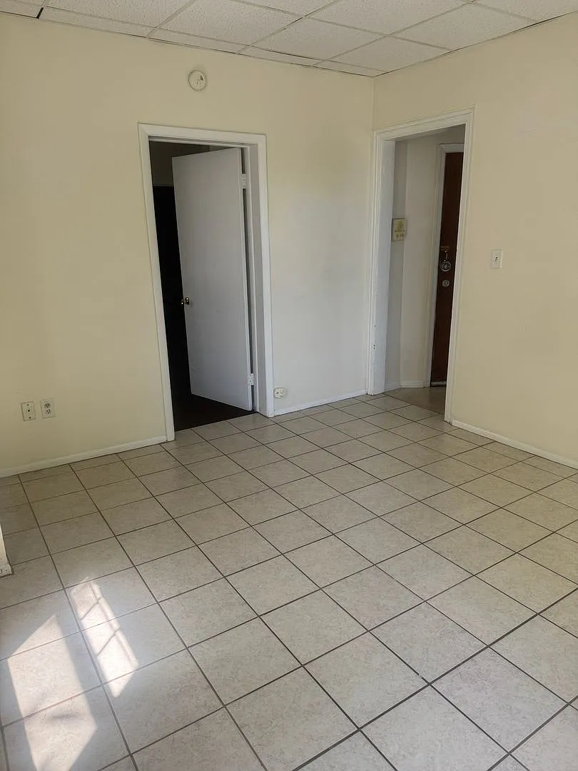 717 FLats — Photo 4