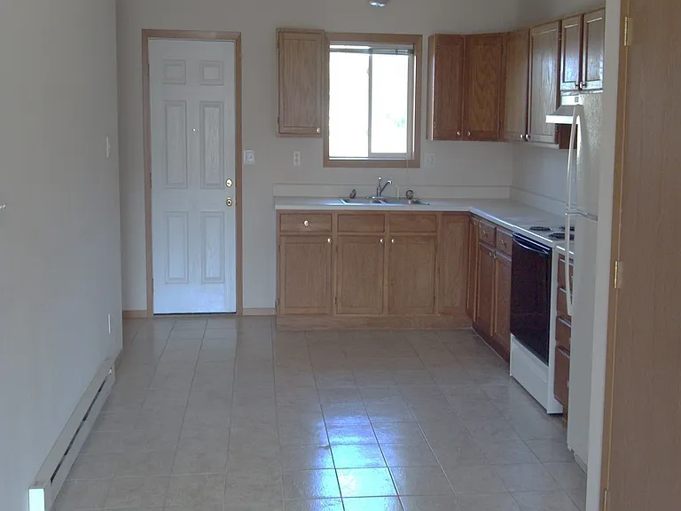 605 - 606 E Spruce Court — Photo 11