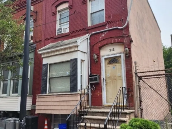 22 8th Ave, Newark, NJ 07104