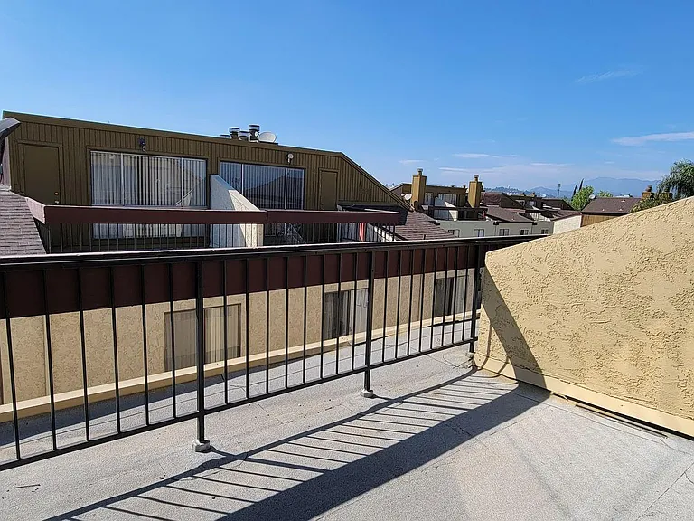 1028 S Marengo Ave #5 — Photo 7