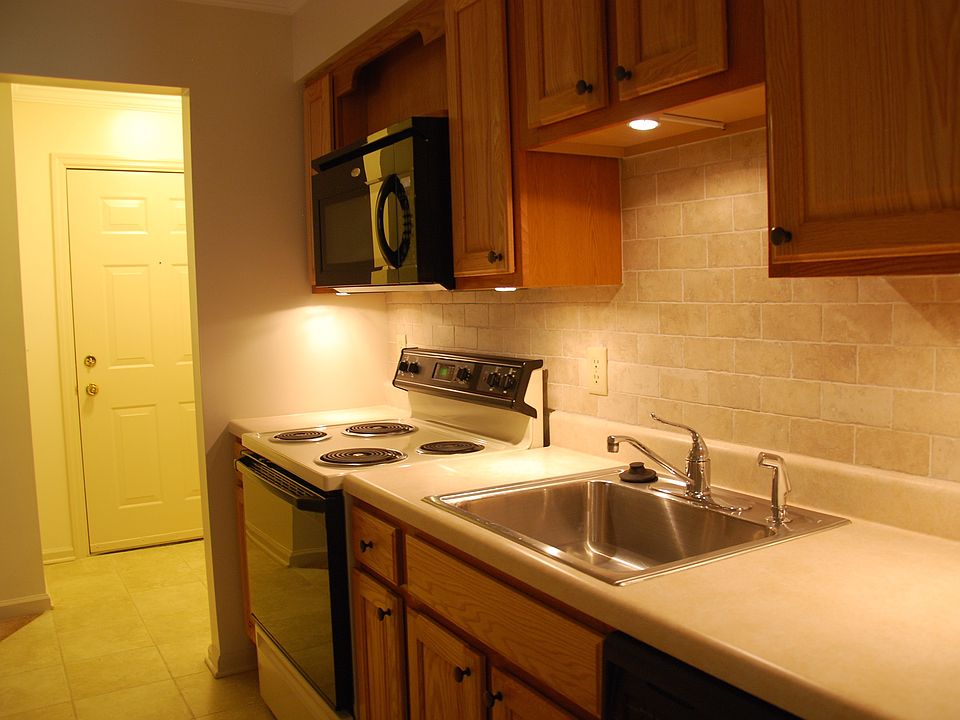 1st image of 173 Oakbrook Cmns