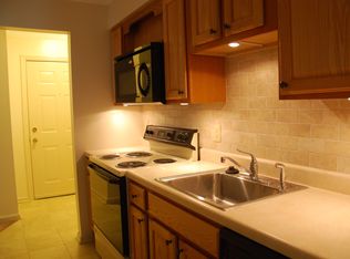 173 Oakbrook Cmns, Clifton Park, NY 12065