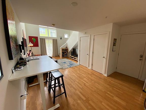 5th image of 506 N Mangum St APT 404