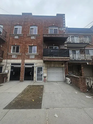 32-17 47th St #2R Photo 1