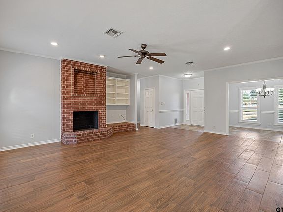 5th image of 810 Hummingbird Ln