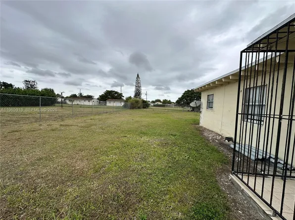 11815 SW 213th St, Miami, FL 33177