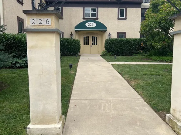 226 N Essex Ave APT 306, Narberth, PA 19072