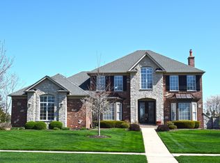 207 Merry Oaks Dr, Sycamore, IL 60178