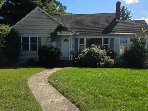 706 E Division St, Dover, DE 19901