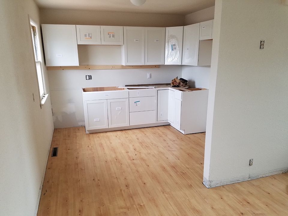 2nd image of 807 Reynolds St