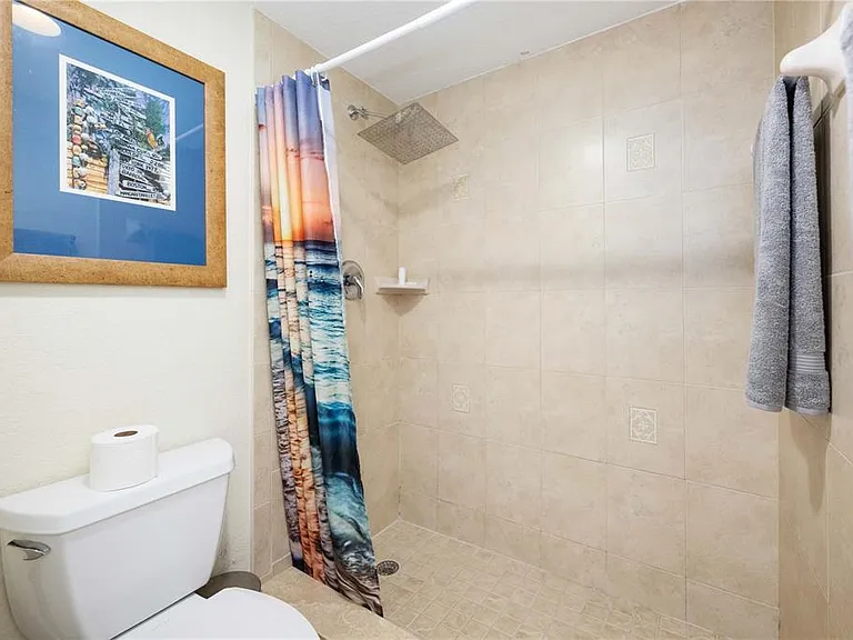 445 Hamden Dr #302 — Photo 19