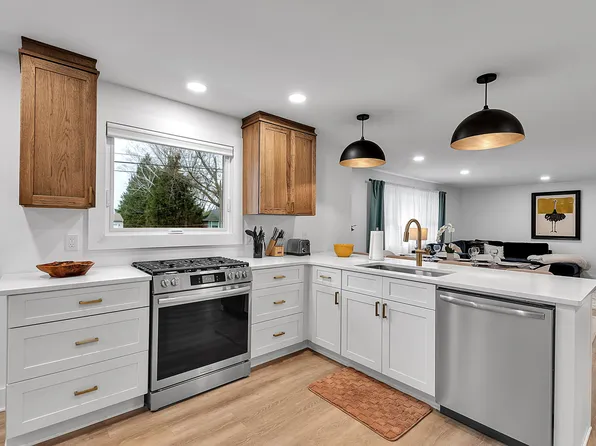 1484 Billington Rd, East Aurora, NY 14052