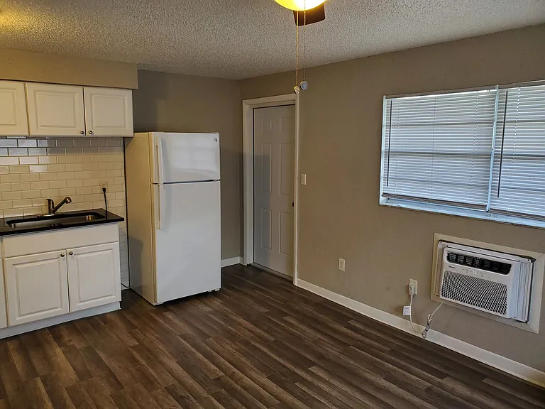1825 E New York Ave — Photo 12