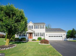 31 Wisteria Ct, Falling Waters, WV 25419