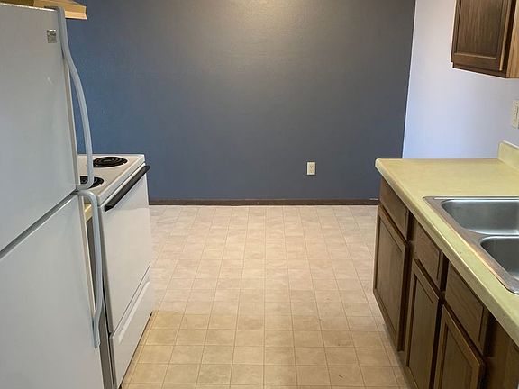 4th image of 1501 College Way #303