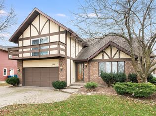1206 N Scarlet Ct, Addison, IL 60101
