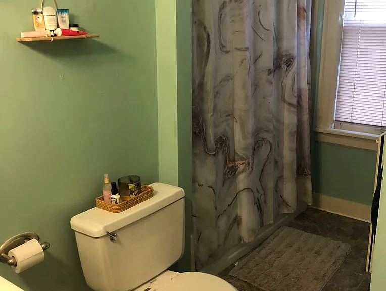 1857 N. Warren Ave....Available August 1st — Photo 7