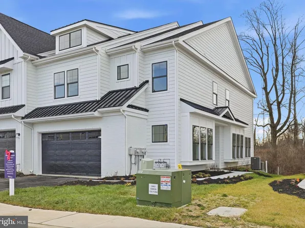 121 River Trail Cir #11, King Of Prussia, PA 19406