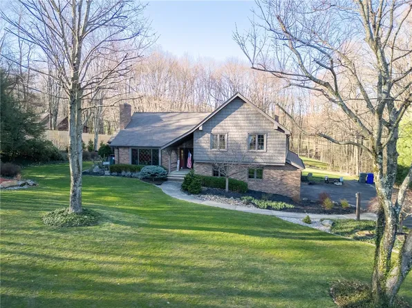 166 Caldwell Dr, Butler, PA 16002