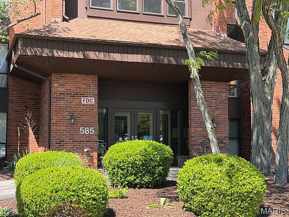 2nd image of 585 Coeur De Royale Dr APT 207