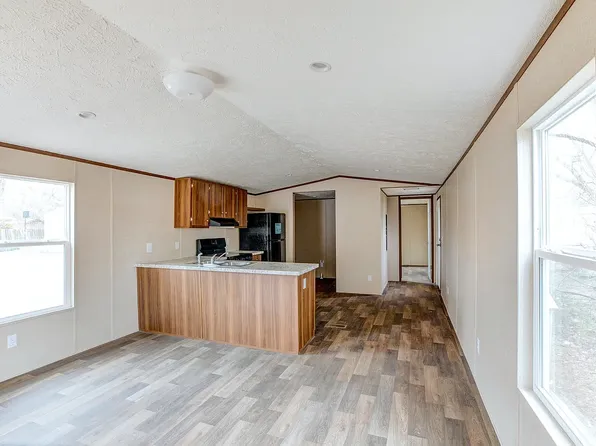 Warehouse Row MHC LLC