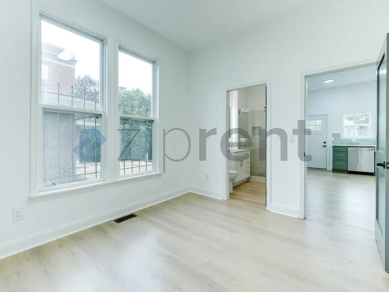 615 S Yakima Ave — Photo 11