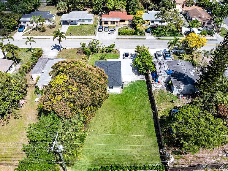 328 SW 11th Ave — Photo 29