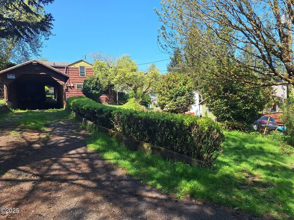 811 SE 7th St, Toledo, OR 97391