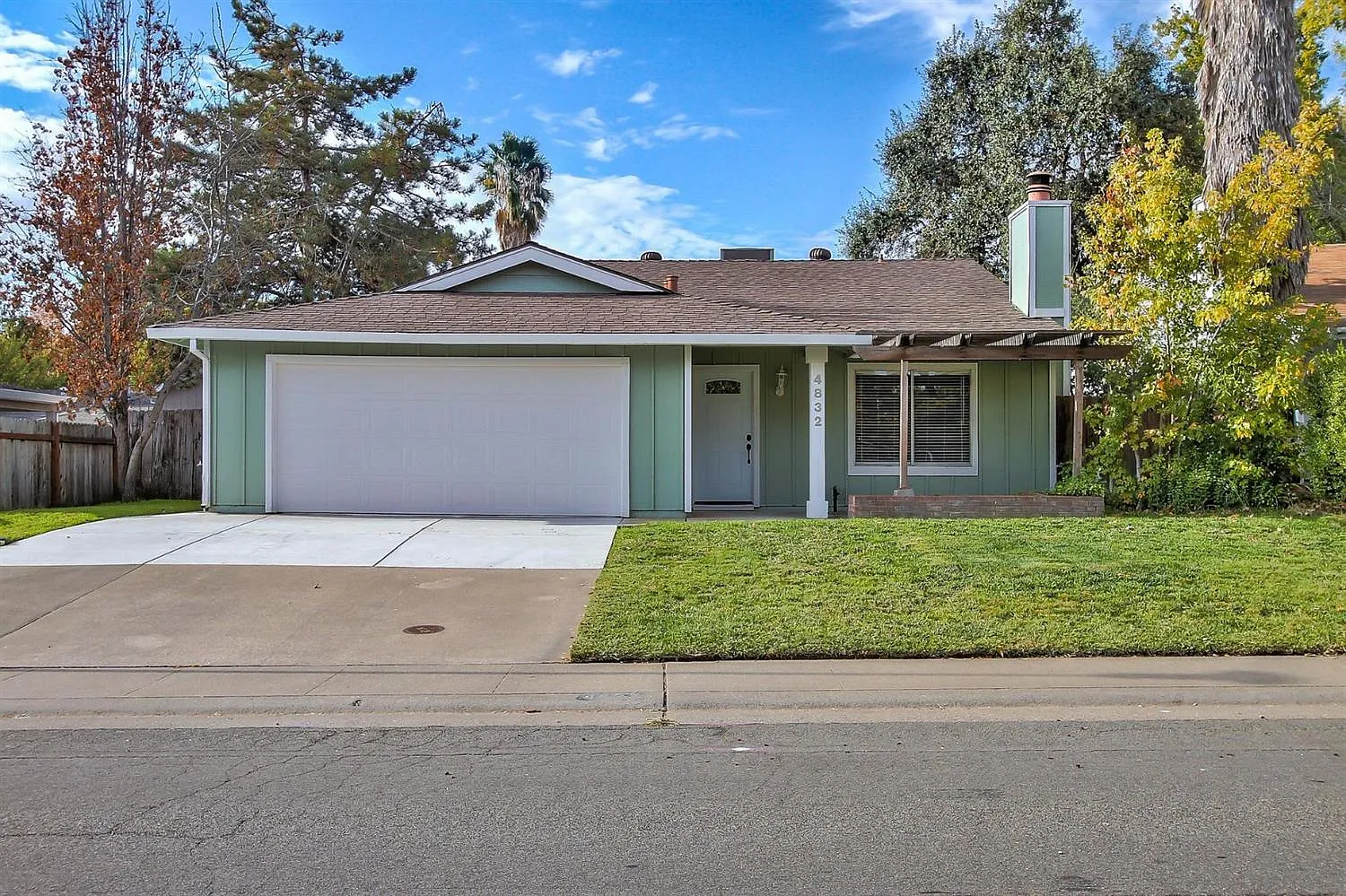4832 Gannet Way photo 1