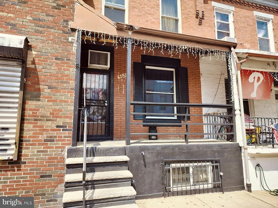 2nd image of 2552 S Franklin St