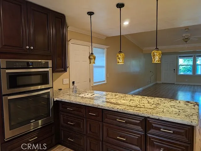 217 Tamarisk St — Photo 2