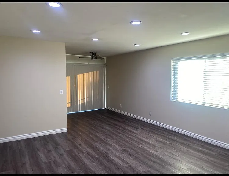 1405 Vegas Valley Dr #0 — Photo 1