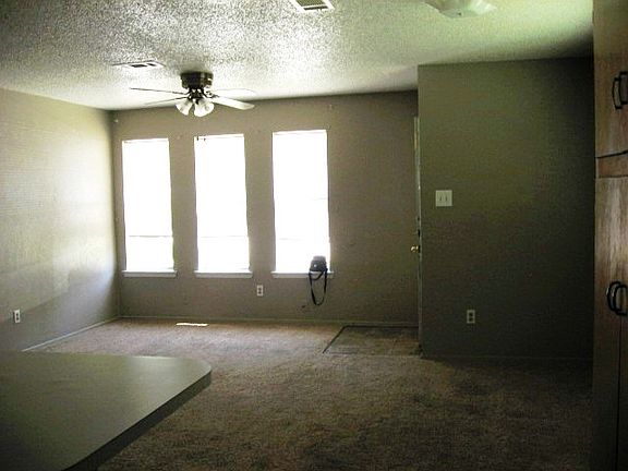 3rd image of 443 Wilshire Ave