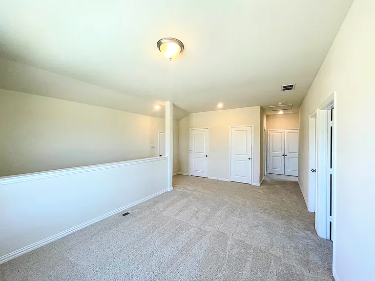 3201 Riverlawn Dr — Photo 13