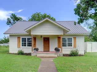 1713 Cates St, Bridgeport, TX 76426