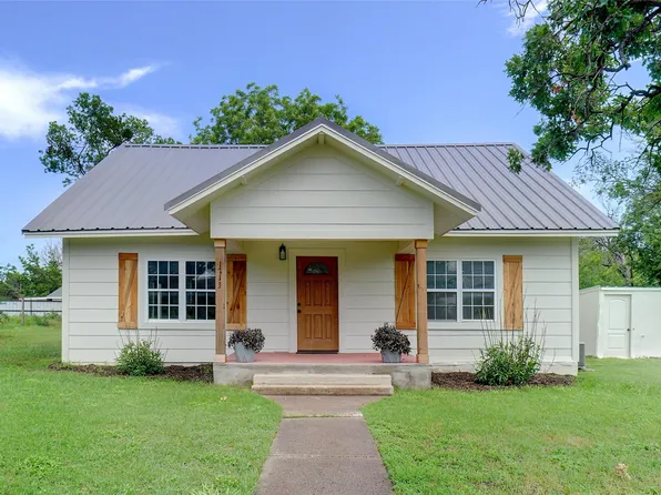 1713 Cates St, Bridgeport, TX 76426