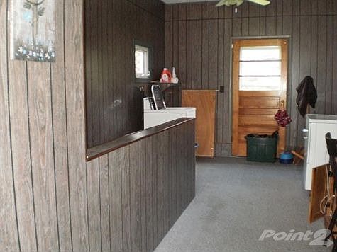 Breezeway with 1st floor laundry