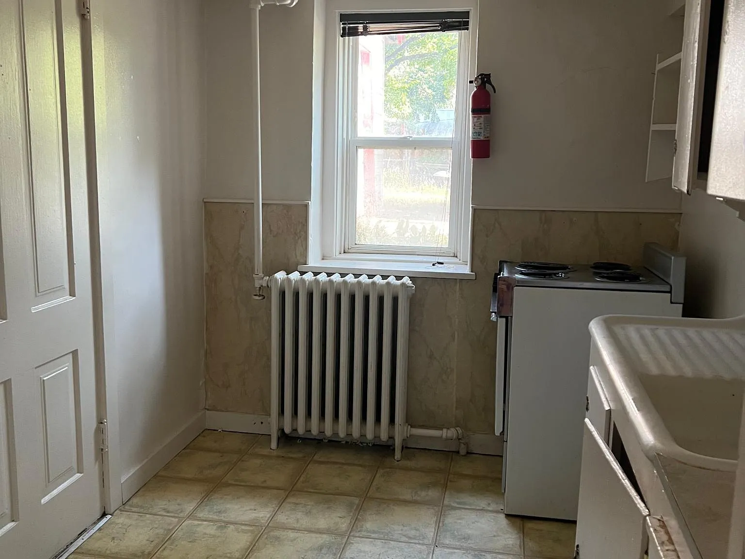 335 N Rodney St — Photo 2
