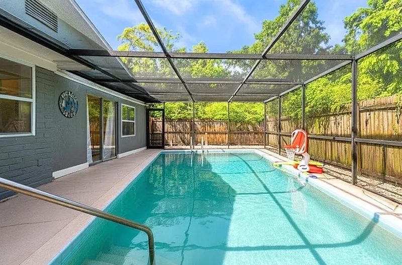 4 bed, 2.0 bath, 1565 sqft, $4,600 — Photo 3