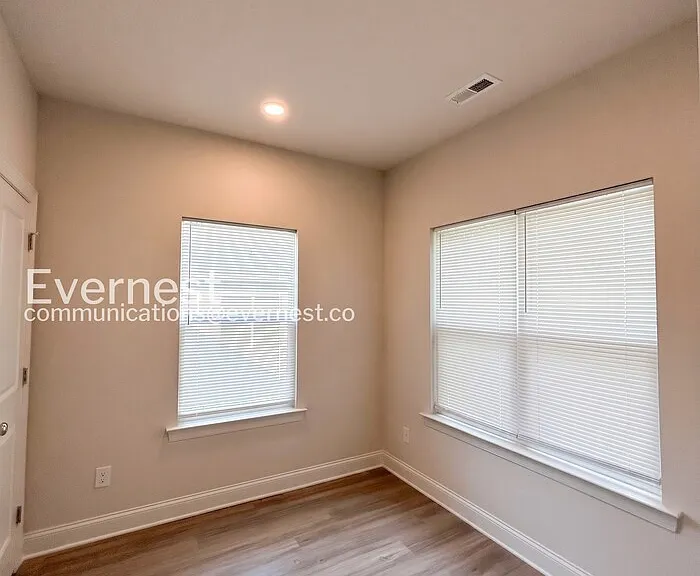 106 Elwood St — Photo 13