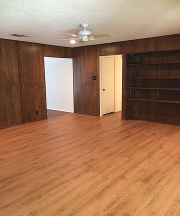 4th image of 106 Laural Ln