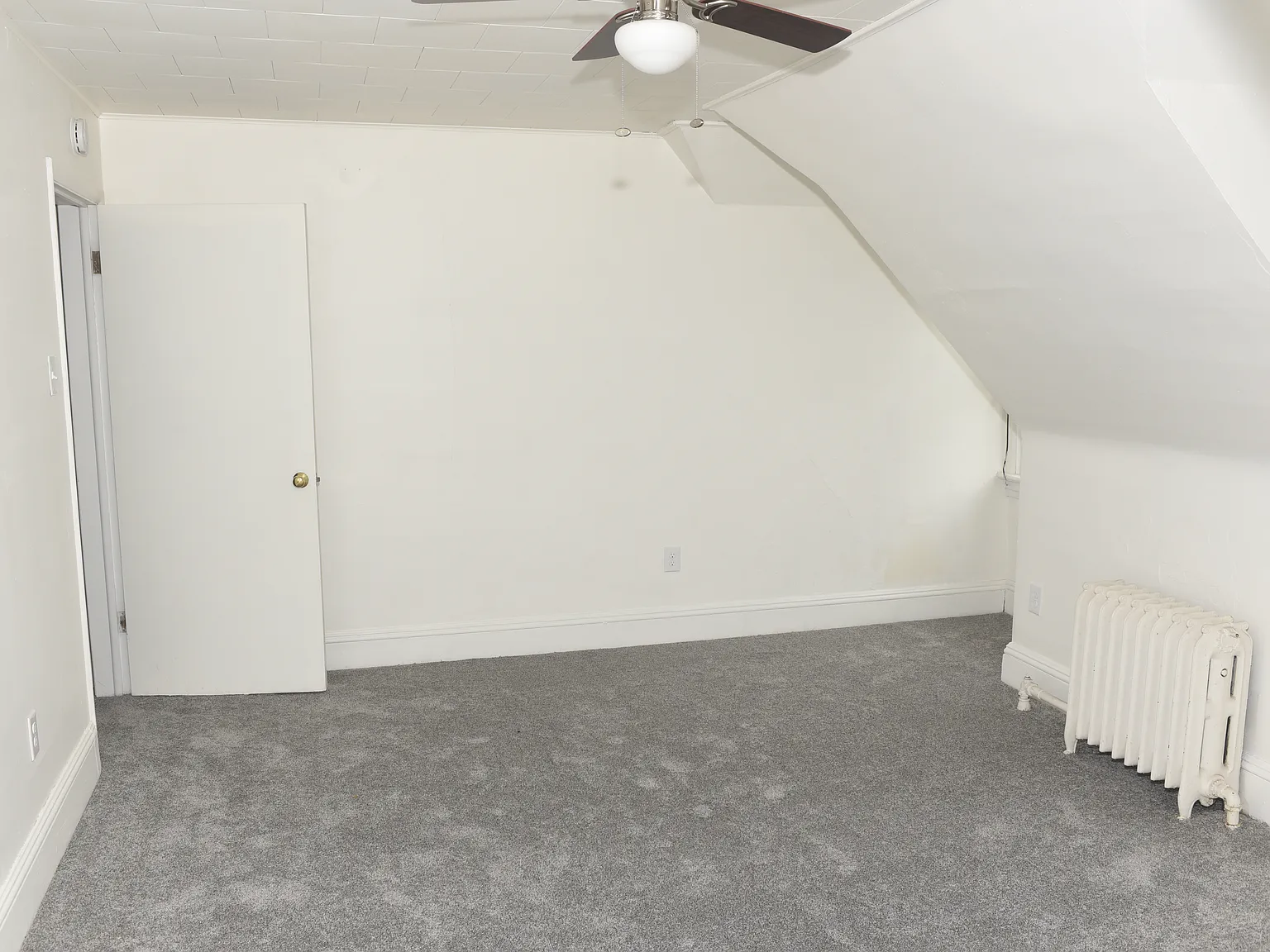 2 bed, 1050 sqft, $1,050 — Photo 2