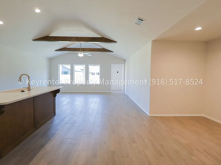 4500 W Winston St — Photo 14