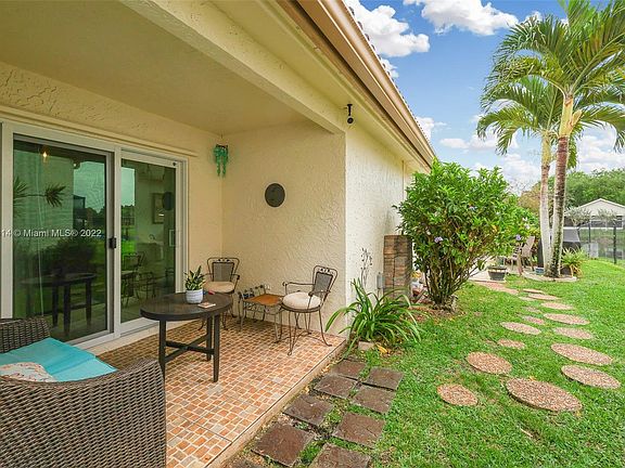 4th image of 2961 Oak Park Cir