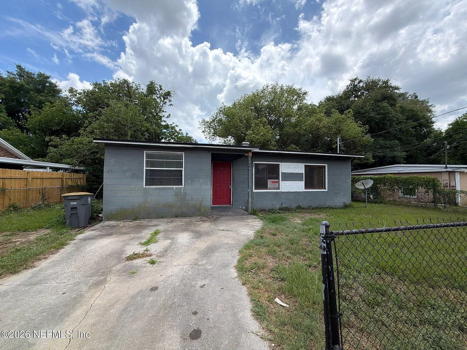 2 bed, 1.0 bath, 981 sqft, $1,099 — Photo 1