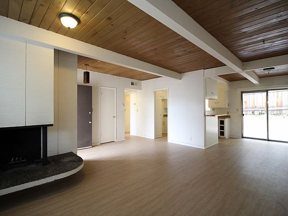 2nd image of 2688 Lake Ave #2692