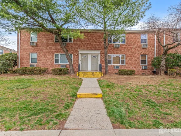 22 York Dr, Edison, NJ 08817