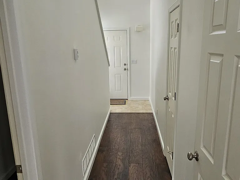 402 Par Ave — Photo 11