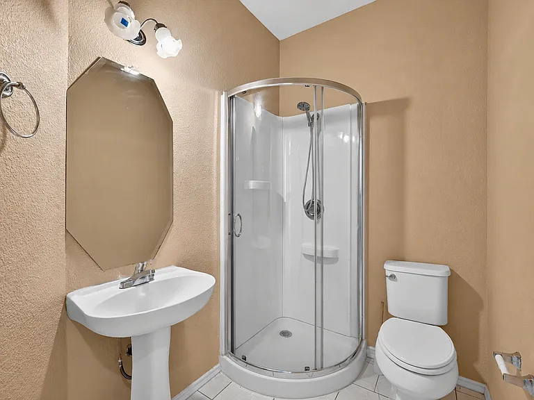 2328 Hunters Run Dr — Photo 28