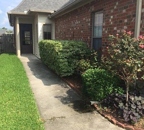 2nd image of 117 Oakbend Dr